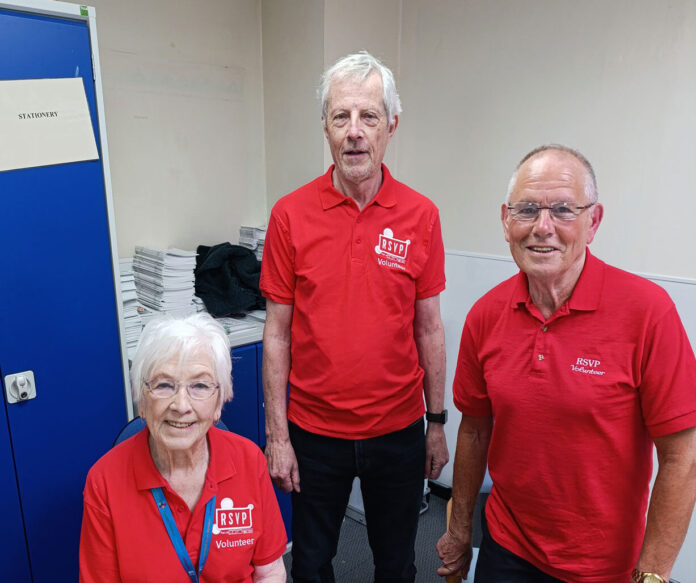 Pictured (l-r): Margaret Struthers, William Lindsay and Jim Rose